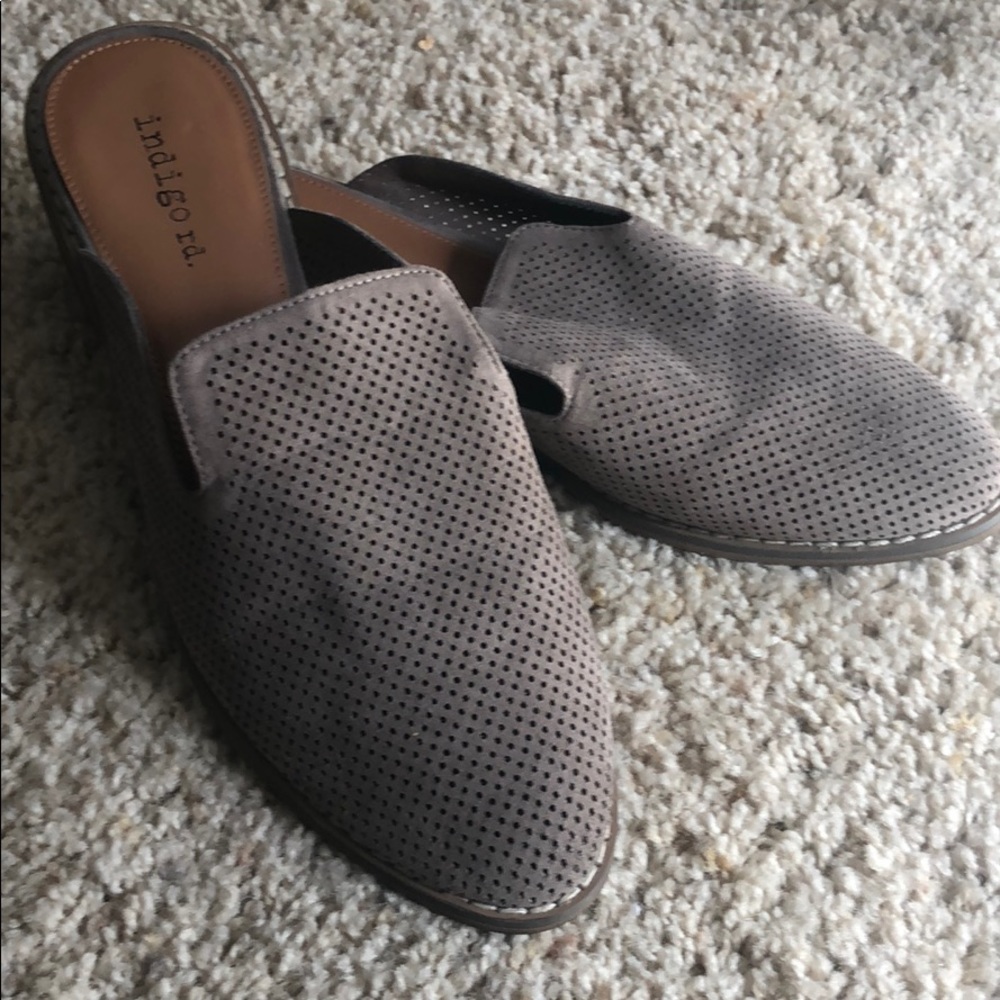 Indigo Rd Mules Size 6